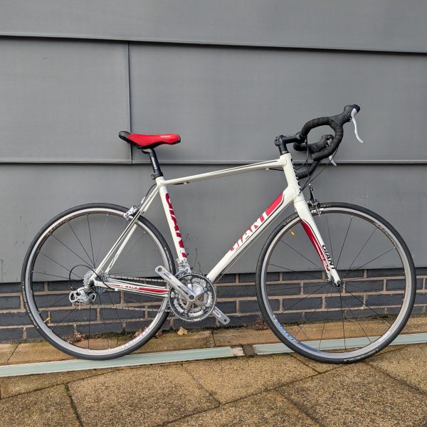 GIANT DEFY